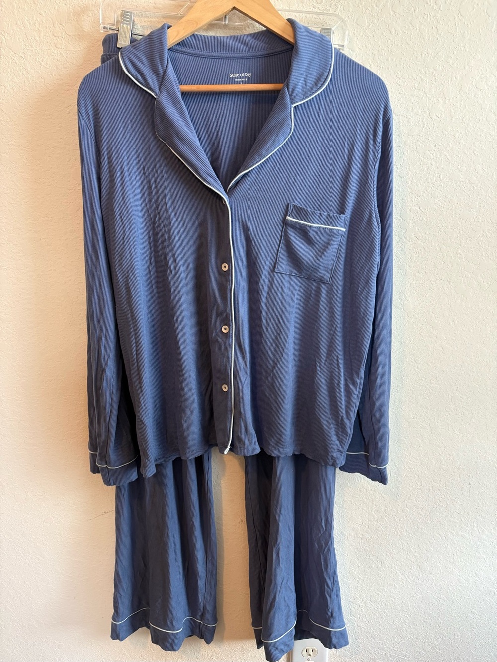 State of day blue ribbed pajama set long sleeve button down and pants size Large